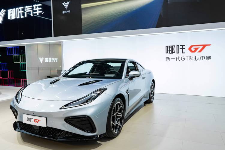 惠州惠城区阳翔欧企业管理咨询哪吒汽车在智能汽车领域的表现，领途汽车在新能源汽车市场中的影响力